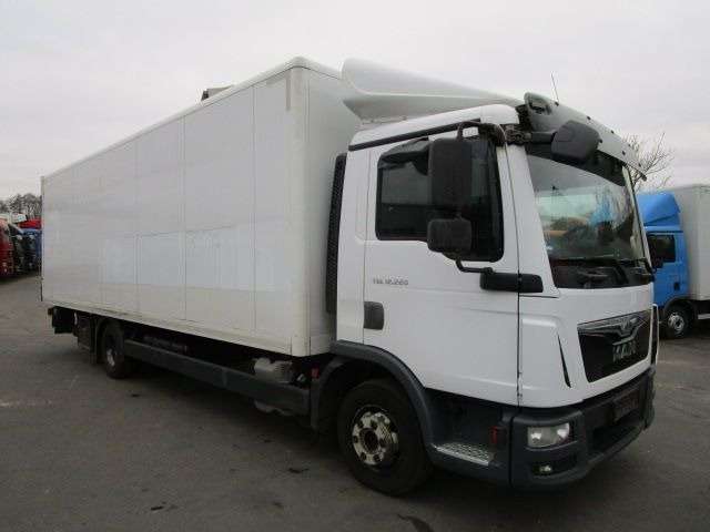 MAN TGL 12.220 4x2 BL Euro 6, LDBW. Navigation, 7,10 - Koffer LKW: das Bild 2 MAN TGL 12.220 4x2 BL Euro 6, LDBW. Navigation, 7,10 - Koffer LKW: das Bild 2
