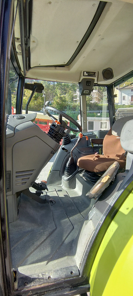 CLAAS AXOS 340 - Traktor: das Bild 2 CLAAS AXOS 340 - Traktor: das Bild 2