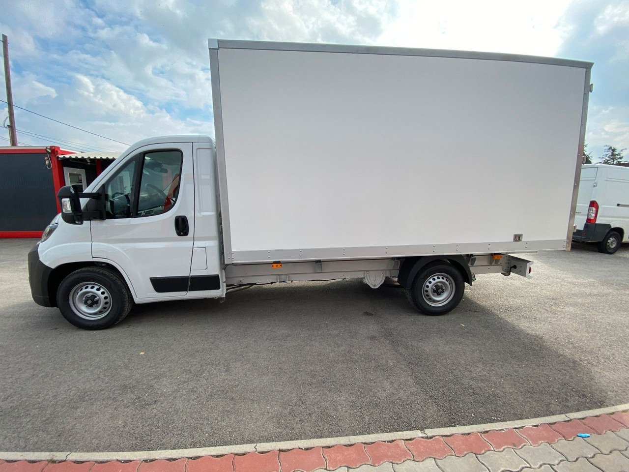 Fiat Ducato KOFFER - Koffer Transporter: das Bild 3 Fiat Ducato KOFFER - Koffer Transporter: das Bild 3