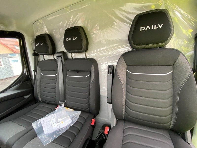 Iveco 35C18H - Kastenwagen: das Bild 5 Iveco 35C18H - Kastenwagen: das Bild 5