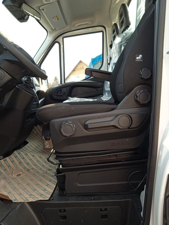 Iveco Daily 35C18H Dreiseitenkipper Iveco Daily 35C18H Dreiseitenkipper - Kipper Transporter: das Bild 4 Iveco Daily 35C18H Dreiseitenkipper Iveco Daily 35C18H Dreiseitenkipper - Kipper Transporter: das Bild 4