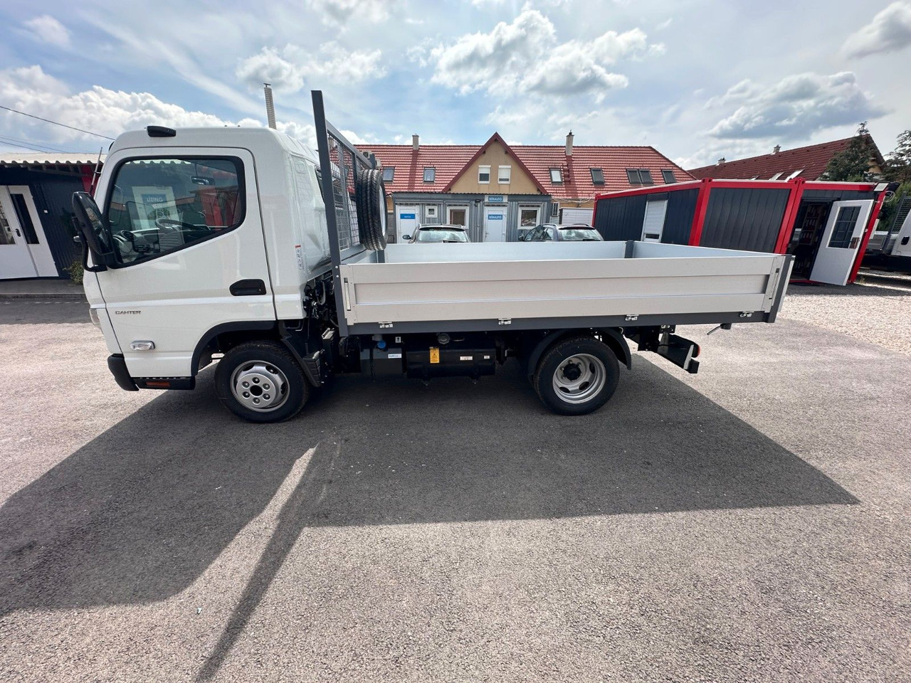 Mitsubishi Fuso Canter 3S13 Dreiseitenkipper - Kipper Transporter: das Bild 3 Mitsubishi Fuso Canter 3S13 Dreiseitenkipper - Kipper Transporter: das Bild 3
