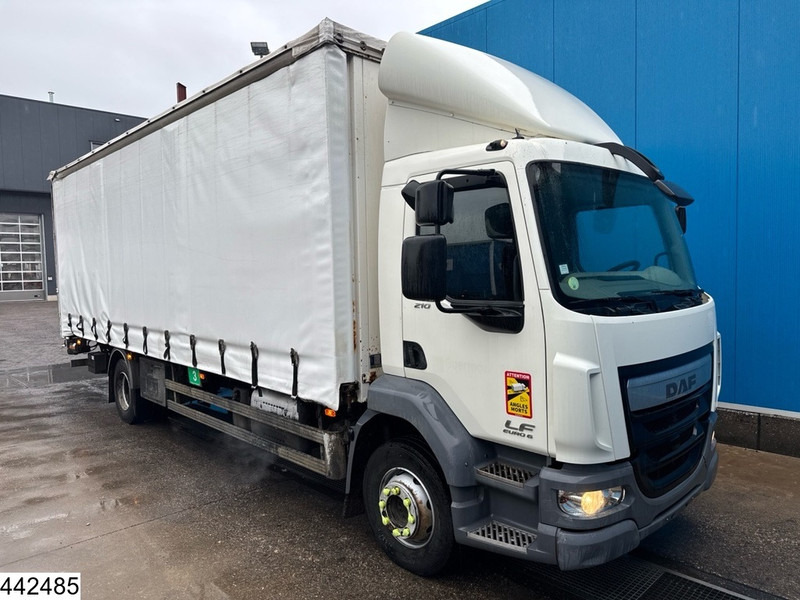 DAF LF 210 EURO 6, Dhollandia - Koffer LKW: das Bild 3 DAF LF 210 EURO 6, Dhollandia - Koffer LKW: das Bild 3