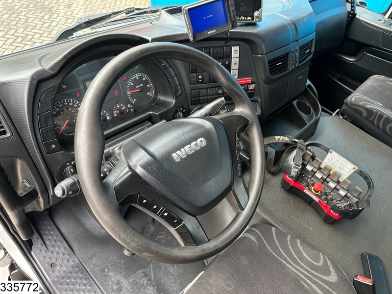 Iveco Trakker 360 6X4, EURO 6, Palfinger, Retarder, Steel suspension - Pritsche LKW, Autokran: das Bild 5 Iveco Trakker 360 6X4, EURO 6, Palfinger, Retarder, Steel suspension - Pritsche LKW, Autokran: das Bild 5
