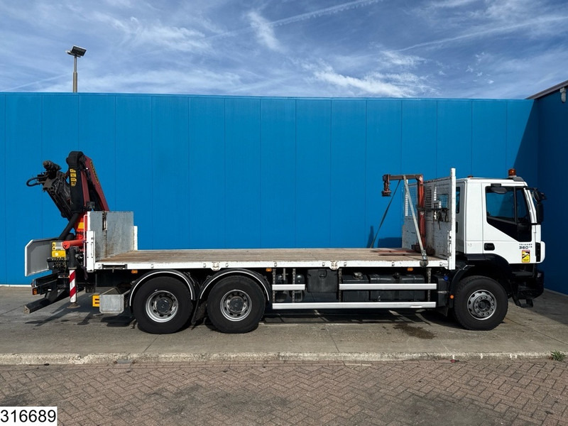Pritsche LKW, Autokran Iveco Trakker 360 6x4, EURO 6, Palfinger, Remote: das Bild 8 Pritsche LKW, Autokran Iveco Trakker 360 6x4, EURO 6, Palfinger, Remote: das Bild 8