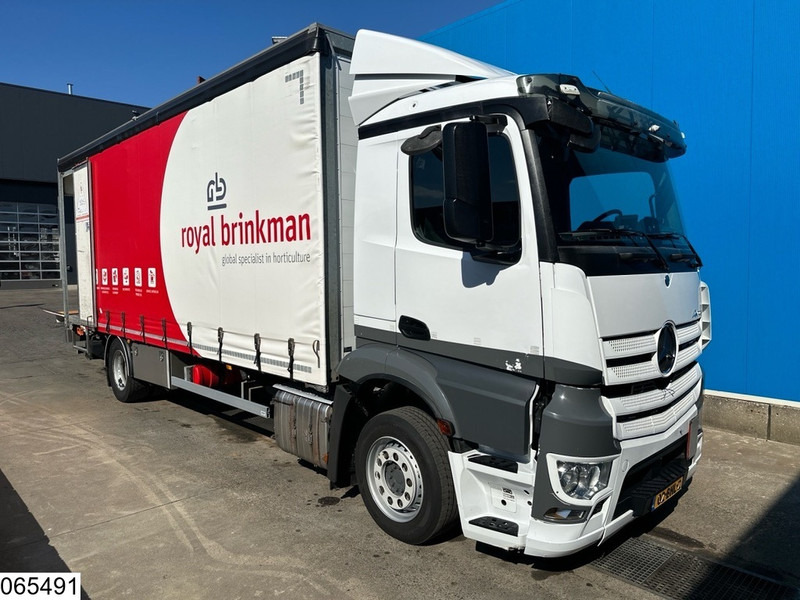Mercedes-Benz Antos 1833 EURO 6, Dhollandia - Plane LKW: das Bild 3 Mercedes-Benz Antos 1833 EURO 6, Dhollandia - Plane LKW: das Bild 3
