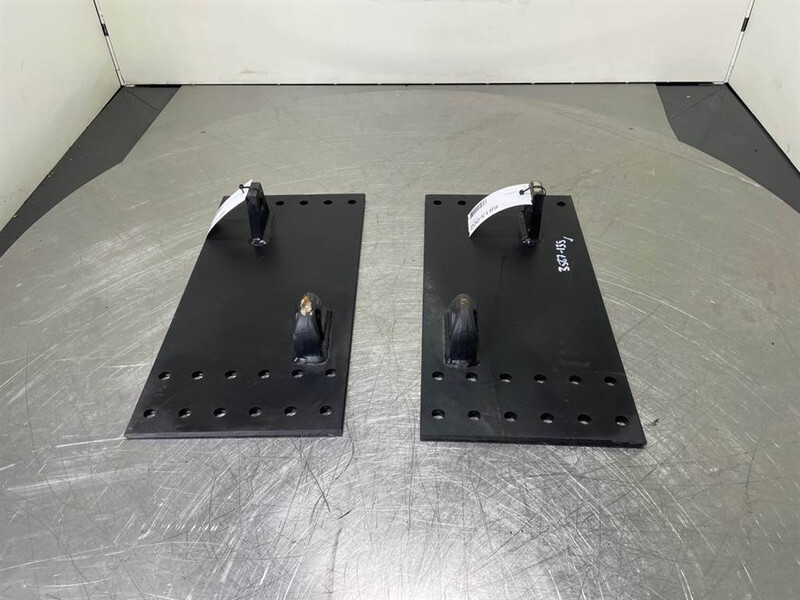 Aanlasoren Landbouw - Adapter plate/Adapterplatte - Schnellwechsler für Baumaschine: das Bild 1 Aanlasoren Landbouw - Adapter plate/Adapterplatte - Schnellwechsler für Baumaschine: das Bild 1