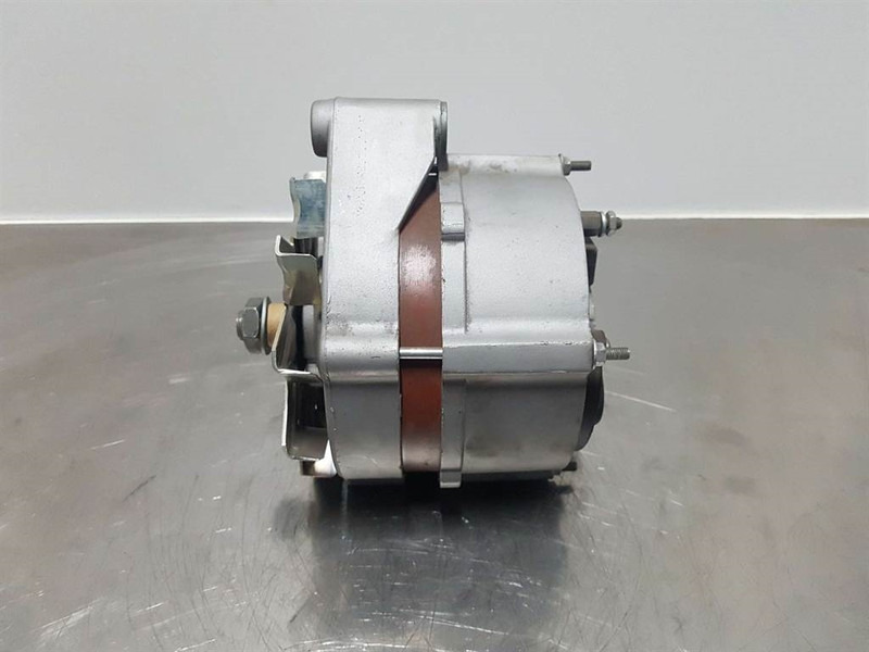 Deutz 913/1013-28V 55A-Alternator/Lichtmaschine/Dynamo - Motor für Baumaschine: das Bild 3 Deutz 913/1013-28V 55A-Alternator/Lichtmaschine/Dynamo - Motor für Baumaschine: das Bild 3