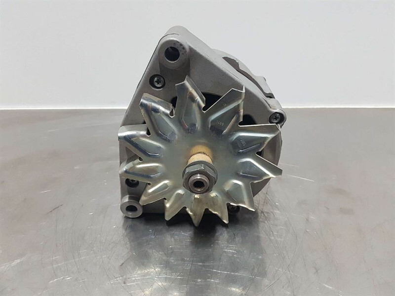 Deutz 913/1013-28V 55A-Alternator/Lichtmaschine/Dynamo - Motor für Baumaschine: das Bild 2 Deutz 913/1013-28V 55A-Alternator/Lichtmaschine/Dynamo - Motor für Baumaschine: das Bild 2