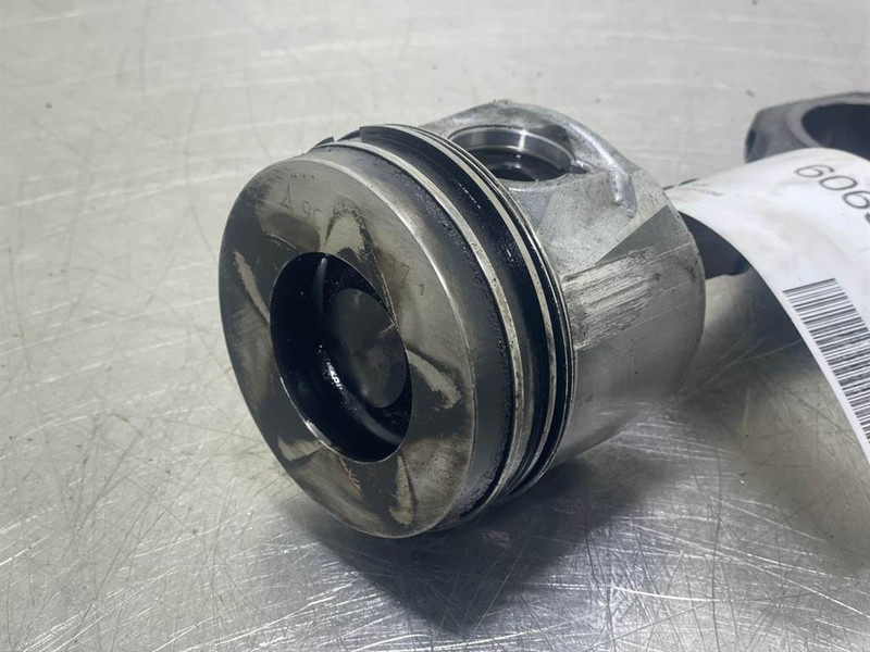 Deutz TD2011L04I - Piston/Kolben/Zuiger - Motor für Baumaschine: das Bild 2 Deutz TD2011L04I - Piston/Kolben/Zuiger - Motor für Baumaschine: das Bild 2