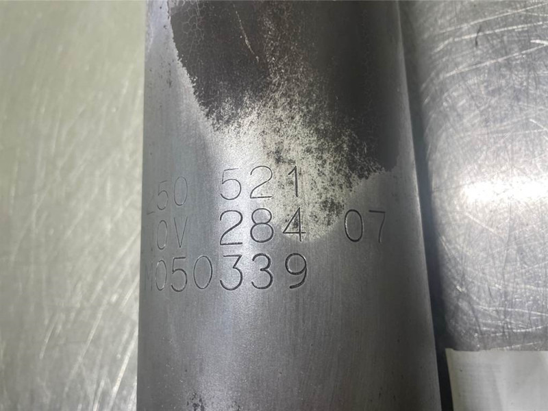 Manitou MT523-250521-Exhaust/Auspuff/Uitlaat - Motor für Baumaschine: das Bild 4 Manitou MT523-250521-Exhaust/Auspuff/Uitlaat - Motor für Baumaschine: das Bild 4