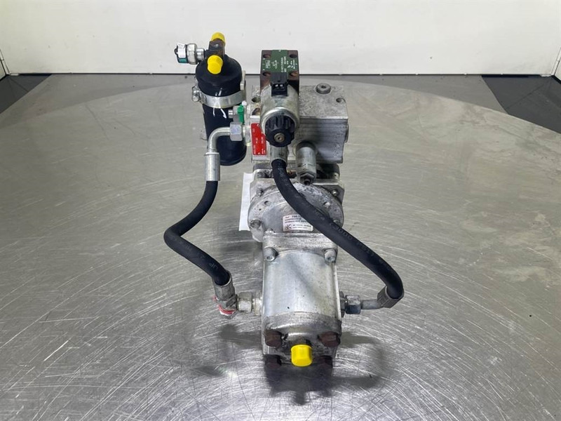 Mecalac 12MTX-5620108/6090359/6050187-Compressor - Motor für Baumaschine: das Bild 3 Mecalac 12MTX-5620108/6090359/6050187-Compressor - Motor für Baumaschine: das Bild 3