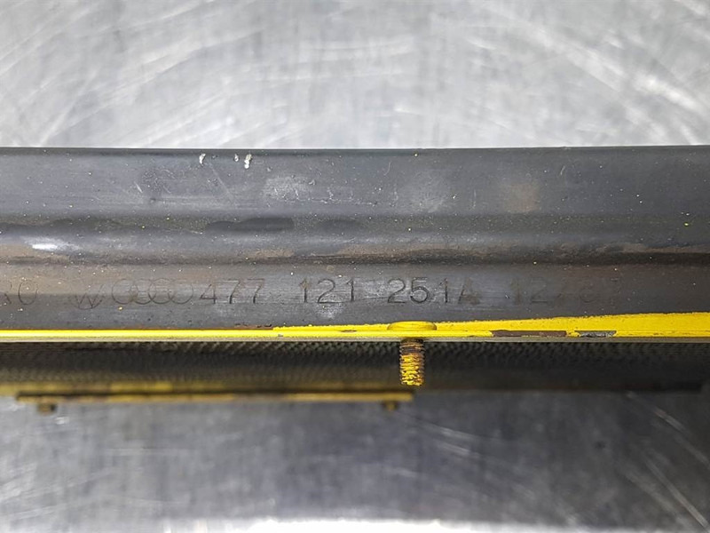 Volkswagen 477121251A-Cooler/Kühler/Koeler - Motor und Teile für Baumaschine: das Bild 4 Volkswagen 477121251A-Cooler/Kühler/Koeler - Motor und Teile für Baumaschine: das Bild 4