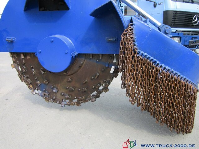 Baumaschine Mercedes-Benz 1831 4x4 Menzi Muck Baum Stubben - Wurzelfräse: das Bild 12