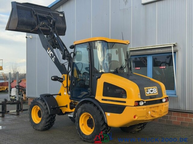 Radlader JCB 407 T4 4x4 Radlader Schutzkabine Schaufel +Gabel: das Bild 6