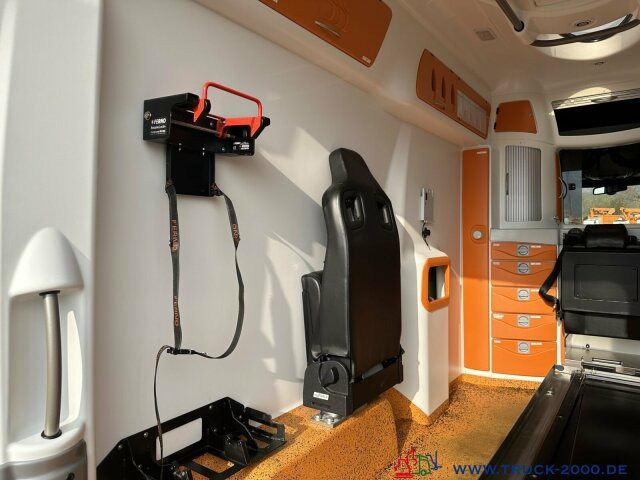 Mercedes-Benz Sprinter 416 DELFIS Rettungs-Krankenwagen - Krankenwagen: das Bild 4 Mercedes-Benz Sprinter 416 DELFIS Rettungs-Krankenwagen - Krankenwagen: das Bild 4