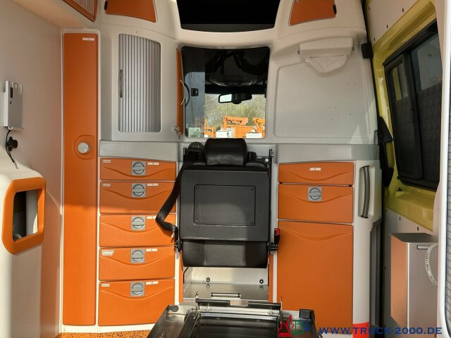 Mercedes-Benz Sprinter 416 DELFIS Rettungs-Krankenwagen - Krankenwagen: das Bild 5 Mercedes-Benz Sprinter 416 DELFIS Rettungs-Krankenwagen - Krankenwagen: das Bild 5