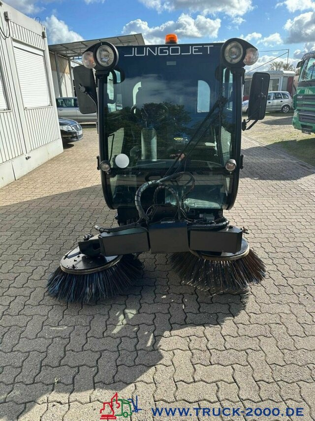 Nilfisk JungoJet3500 Winterdienst & Kehrmaschine - Kehrmaschine: das Bild 5 Nilfisk JungoJet3500 Winterdienst & Kehrmaschine - Kehrmaschine: das Bild 5
