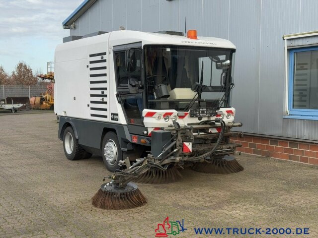 Ravo 540 3 Besensystem Sweeper + Sprühen 50 Km/h - Kehrmaschine: das Bild 2 Ravo 540 3 Besensystem Sweeper + Sprühen 50 Km/h - Kehrmaschine: das Bild 2