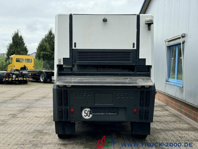 Schmidt MFH 5500 3 Besen + Hochdruckreiniger mit Lanze - Kehrmaschine: das Bild 4 Schmidt MFH 5500 3 Besen + Hochdruckreiniger mit Lanze - Kehrmaschine: das Bild 4