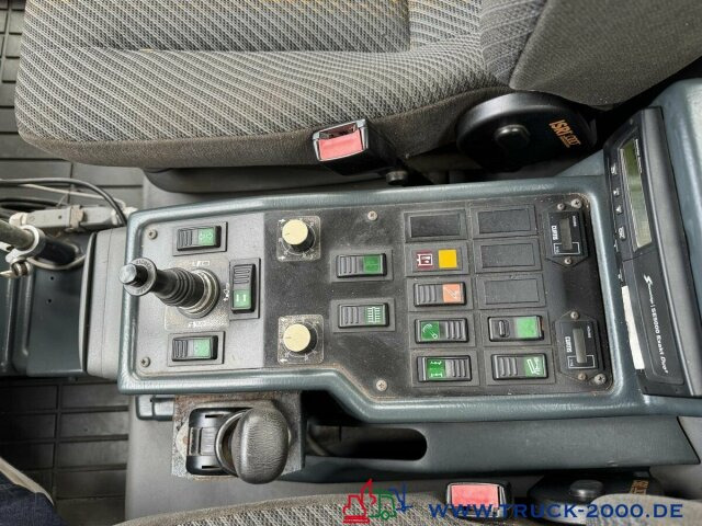 Multicar M30 6x4 3 Achsen Winterdienst Schild +Streuer - Transporter: das Bild 5 Multicar M30 6x4 3 Achsen Winterdienst Schild +Streuer - Transporter: das Bild 5