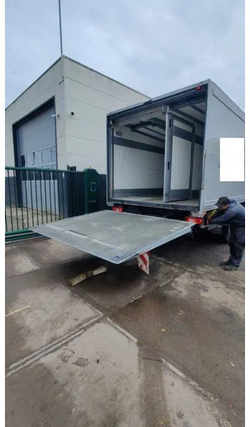 Dhollandia Tailgate / Loadboard / Laadklep / Achtersluitklep 2000 kg MBB / Palfinger / B.A.R. Cargolift - Ladebordwand: das Bild 2 Dhollandia Tailgate / Loadboard / Laadklep / Achtersluitklep 2000 kg MBB / Palfinger / B.A.R. Cargolift - Ladebordwand: das Bild 2