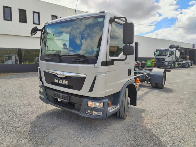 MAN TGL 12.250 Chassis cabine Euro6 - Fahrgestell LKW: das Bild 2 MAN TGL 12.250 Chassis cabine Euro6 - Fahrgestell LKW: das Bild 2