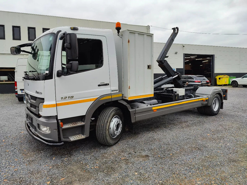 Mercedes-Benz Atego 1218 Containersystem / Hooklift Hyvalift - Abrollkipper: das Bild 1 Mercedes-Benz Atego 1218 Containersystem / Hooklift Hyvalift - Abrollkipper: das Bild 1