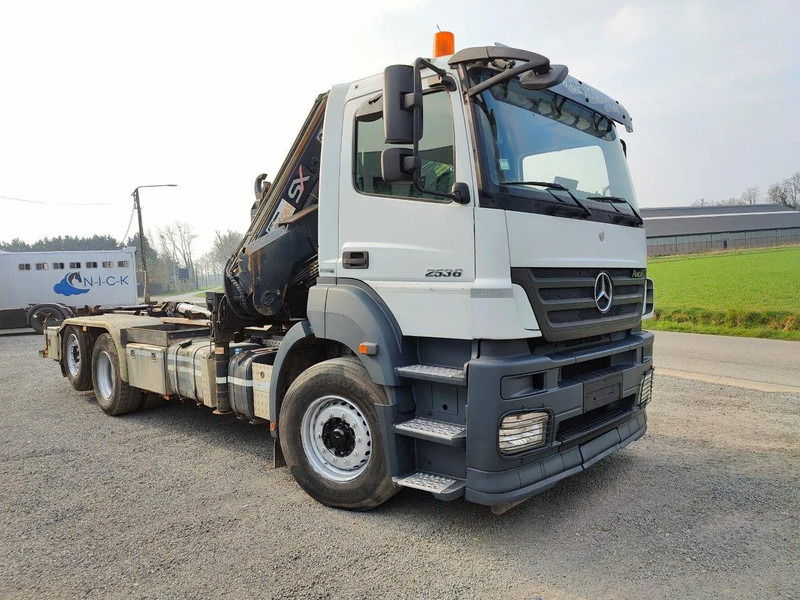 Abrollkipper, Autokran Mercedes-Benz Axor 2536 Euro5 container multilift crane HIAB 220: das Bild 10