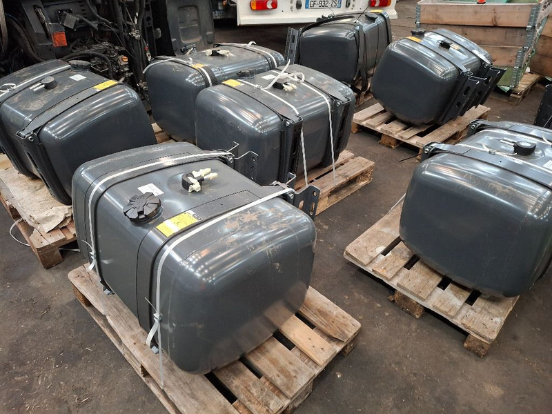 Mercedes-Benz 290L - Kraftstofftank: das Bild 2 Mercedes-Benz 290L - Kraftstofftank: das Bild 2
