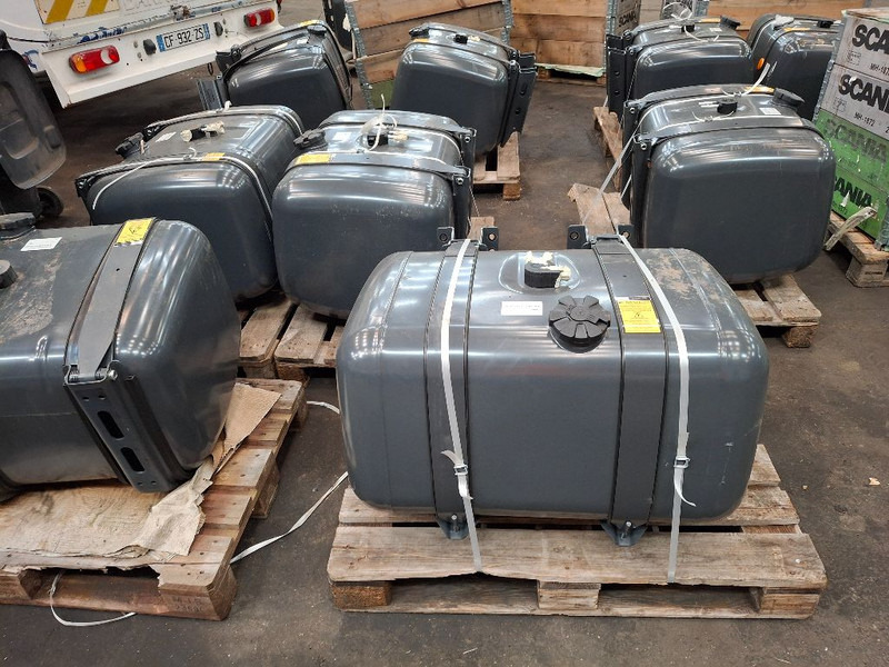 Mercedes-Benz 290L - Kraftstofftank: das Bild 5 Mercedes-Benz 290L - Kraftstofftank: das Bild 5