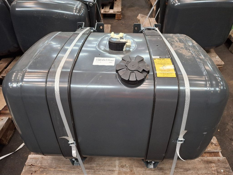 Mercedes-Benz 290L - Kraftstofftank: das Bild 1 Mercedes-Benz 290L - Kraftstofftank: das Bild 1