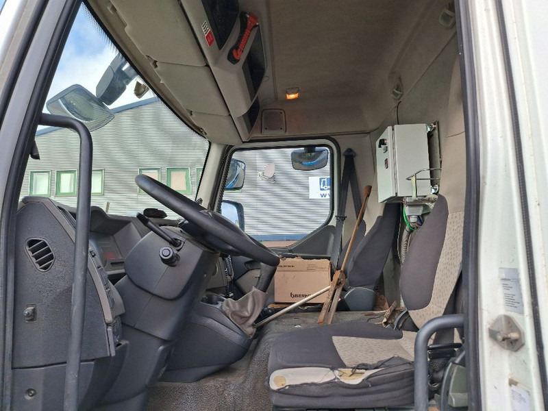 Renault MIDLUM 280DXI - Tankwagen: das Bild 4 Renault MIDLUM 280DXI - Tankwagen: das Bild 4