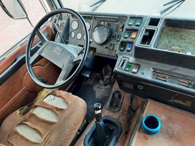 Volvo F 12 6*4 STEEL SUSPENSION - Fahrgestell LKW: das Bild 3 Volvo F 12 6*4 STEEL SUSPENSION - Fahrgestell LKW: das Bild 3