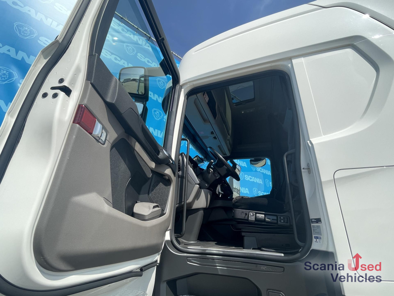 SCANIA S 500 A4X2NB RETARDER FULL AIR 8T P-AIRCO ACC - Sattelzugmaschine: das Bild 3 SCANIA S 500 A4X2NB RETARDER FULL AIR 8T P-AIRCO ACC - Sattelzugmaschine: das Bild 3