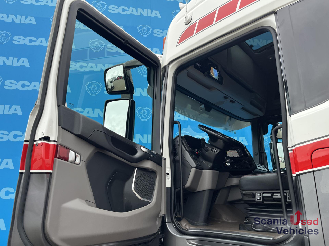 SCANIA S 500 A4x2NB RETARDER FULL AIR P-AIRCO HYDRO 8T - Sattelzugmaschine: das Bild 5 SCANIA S 500 A4x2NB RETARDER FULL AIR P-AIRCO HYDRO 8T - Sattelzugmaschine: das Bild 5