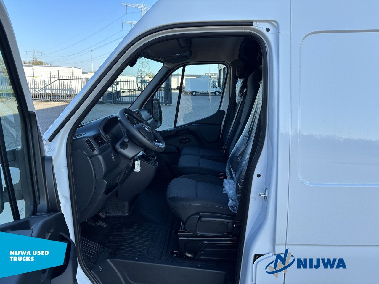 Renault Master 135 L3H2 Parkeersensoren + Cruise control - Kleintransporter: das Bild 5 Renault Master 135 L3H2 Parkeersensoren + Cruise control - Kleintransporter: das Bild 5