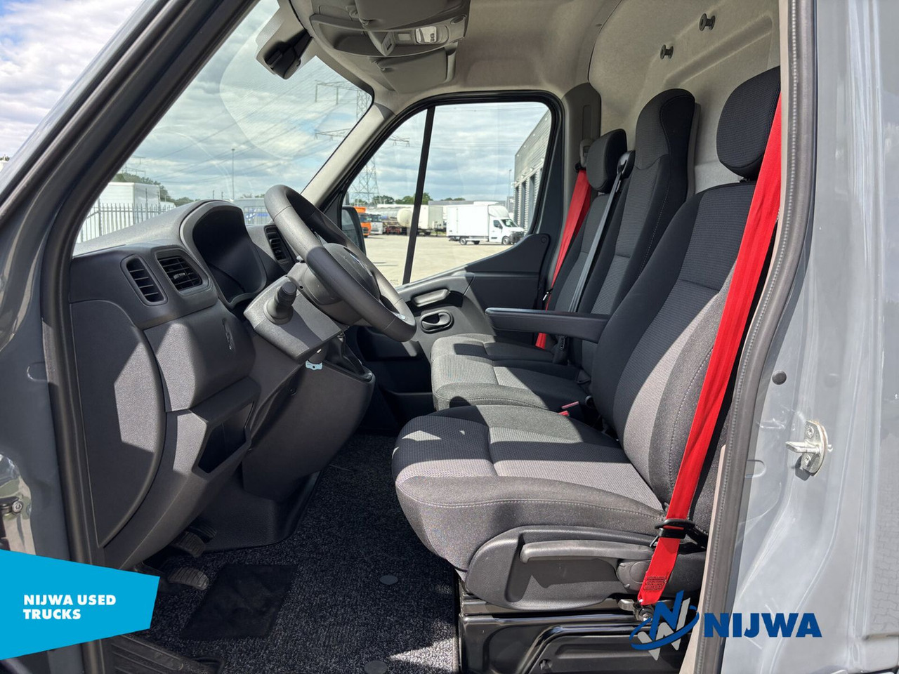Renault Master T35 150 L2H2 Imperial + Trekhaak Kasten - Kastenwagen: das Bild 5 Renault Master T35 150 L2H2 Imperial + Trekhaak Kasten - Kastenwagen: das Bild 5