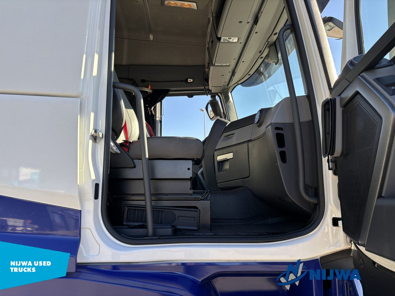Sattelzugmaschine Renault T 460 4x2 Standkachel + Koelkast: das Bild 11