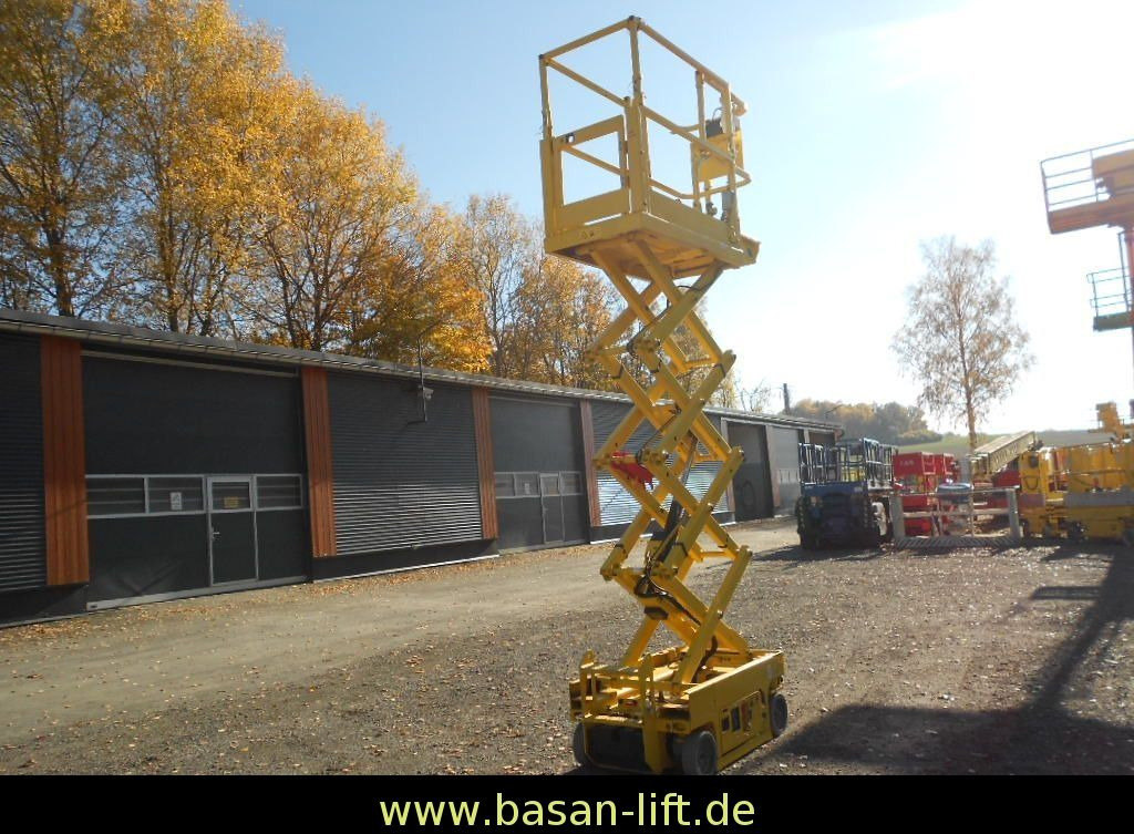 Genie GS 1330, Leichtscherenarbeitsbühne Genie 5,9 m Genie GS 1330, Leichtscherenarbeitsbühne Genie 5,9 m - Scherenbühne: das Bild 2 Genie GS 1330, Leichtscherenarbeitsbühne Genie 5,9 m Genie GS 1330, Leichtscherenarbeitsbühne Genie 5,9 m - Scherenbühne: das Bild 2