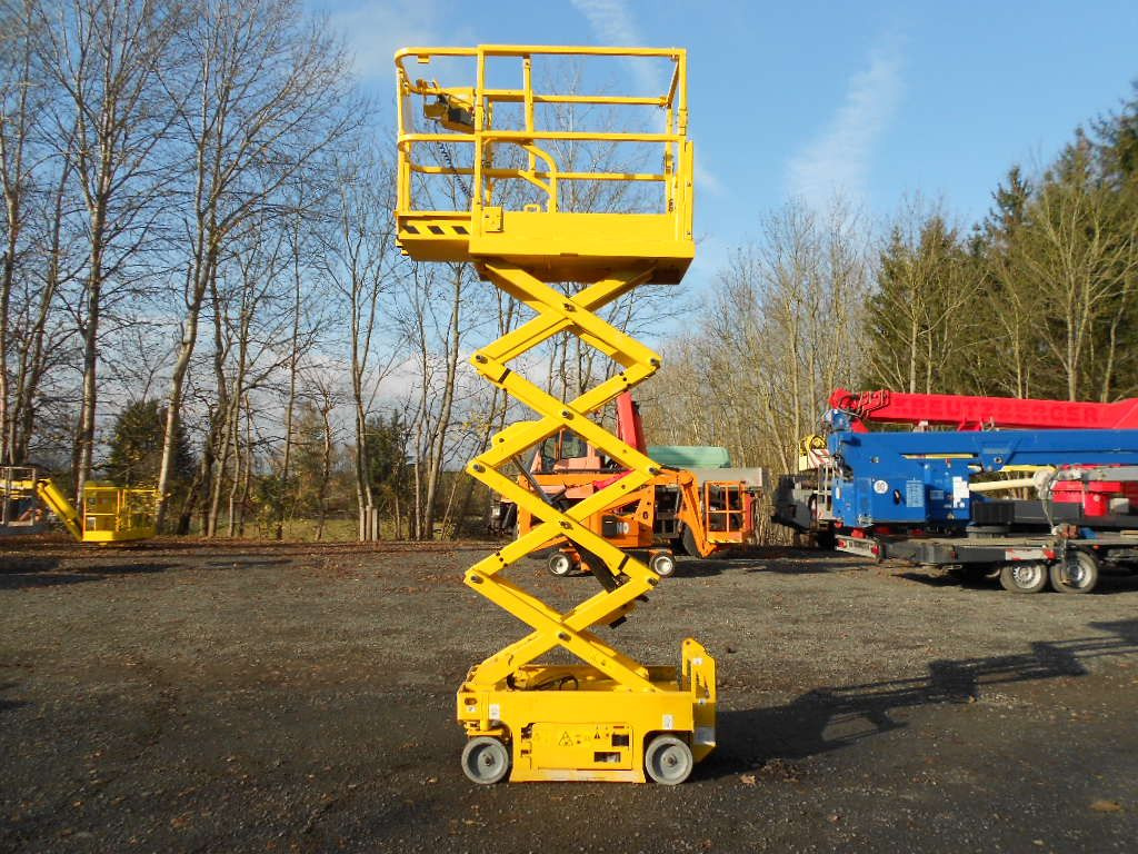 Genie GS 1330, Scherenarbeitsbühne Genie 5,9 m - LKW mit Arbeitsbühne: das Bild 4 Genie GS 1330, Scherenarbeitsbühne Genie 5,9 m - LKW mit Arbeitsbühne: das Bild 4