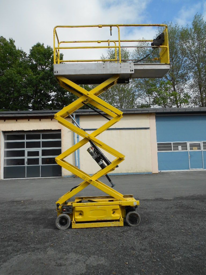 JLG 1930 ES, Scherenarbeitsbühne AH 8 m - LKW mit Arbeitsbühne: das Bild 1 JLG 1930 ES, Scherenarbeitsbühne AH 8 m - LKW mit Arbeitsbühne: das Bild 1