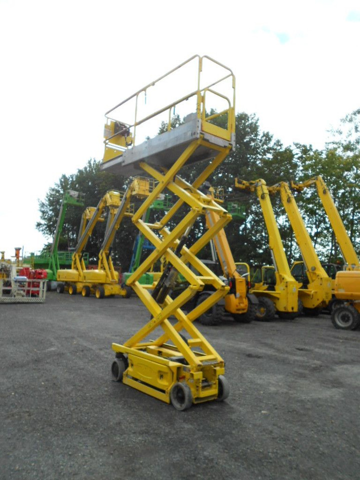 JLG 1930 ES, Scherenarbeitsbühne AH 8 m - LKW mit Arbeitsbühne: das Bild 3 JLG 1930 ES, Scherenarbeitsbühne AH 8 m - LKW mit Arbeitsbühne: das Bild 3