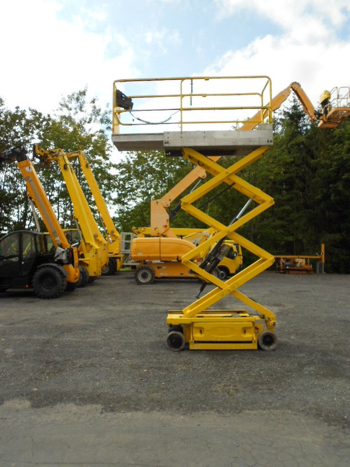 JLG 1930 ES, Scherenarbeitsbühne AH 8 m - LKW mit Arbeitsbühne: das Bild 4 JLG 1930 ES, Scherenarbeitsbühne AH 8 m - LKW mit Arbeitsbühne: das Bild 4