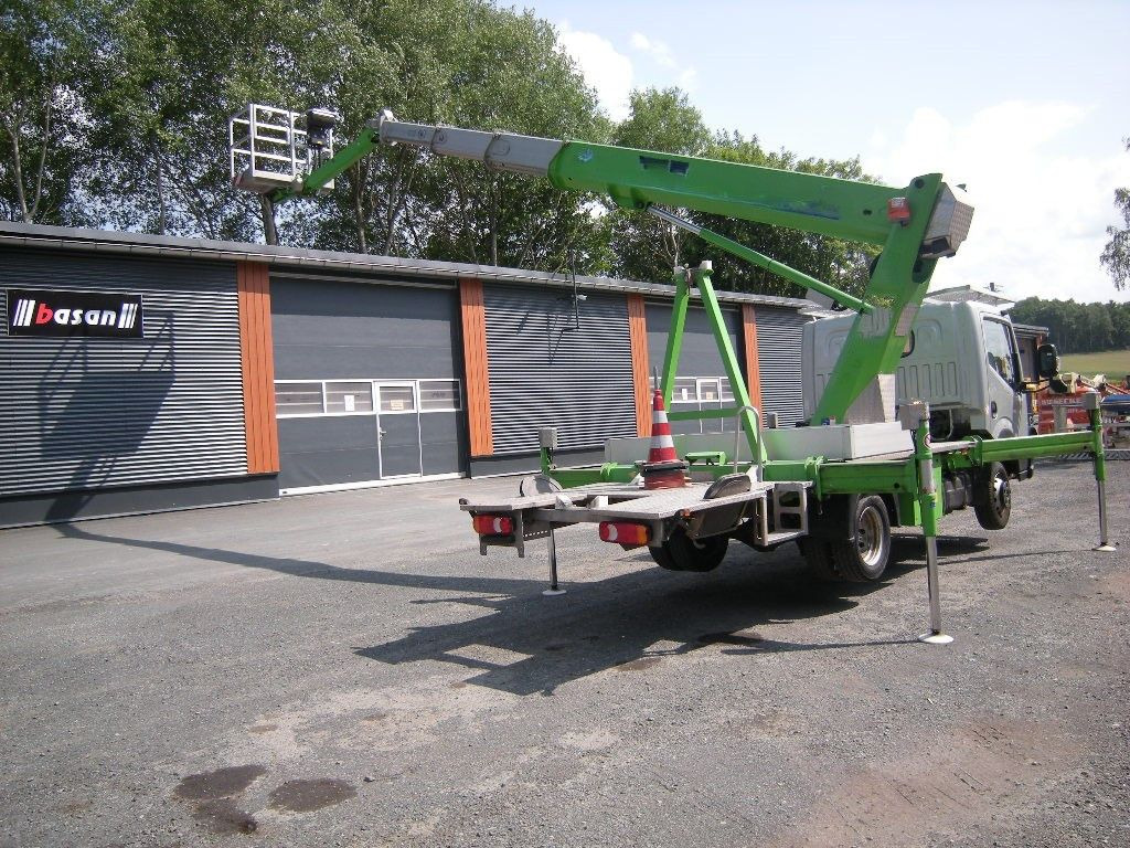 Nissan NT 400 Cabstar mit Palfinger P260BK, 21m - LKW mit Arbeitsbühne: das Bild 1 Nissan NT 400 Cabstar mit Palfinger P260BK, 21m - LKW mit Arbeitsbühne: das Bild 1