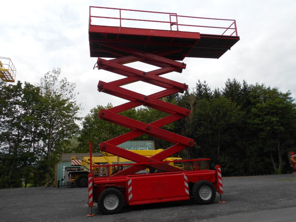 Scherenarbeitsbühne Liftlux SL205-25D4WD, AH 22 Scherenarbeitsbühne Liftlux SL205-25D4WD, AH 22 - Scherenbühne: das Bild 5 Scherenarbeitsbühne Liftlux SL205-25D4WD, AH 22 Scherenarbeitsbühne Liftlux SL205-25D4WD, AH 22 - Scherenbühne: das Bild 5