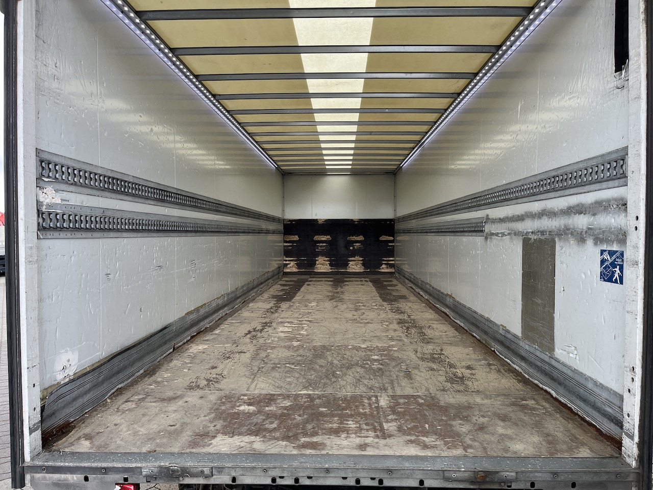 Iveco 120E25 Eurocargo 4x2 Koffer | Ladebordwand - Koffer LKW: das Bild 3 Iveco 120E25 Eurocargo 4x2 Koffer | Ladebordwand - Koffer LKW: das Bild 3