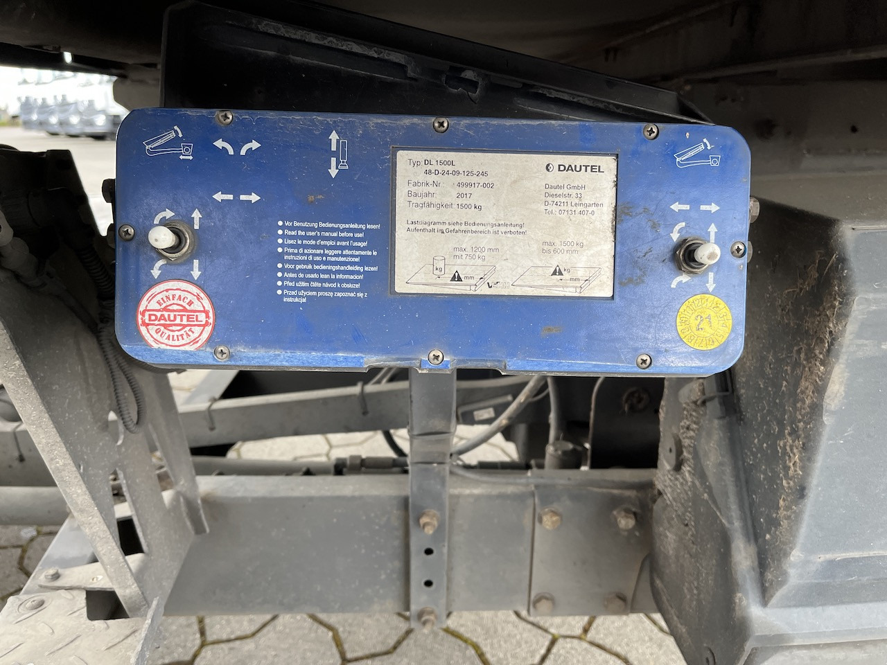 Iveco 120E25 Eurocargo 4x2 Koffer | Ladebordwand - Koffer LKW: das Bild 4 Iveco 120E25 Eurocargo 4x2 Koffer | Ladebordwand - Koffer LKW: das Bild 4