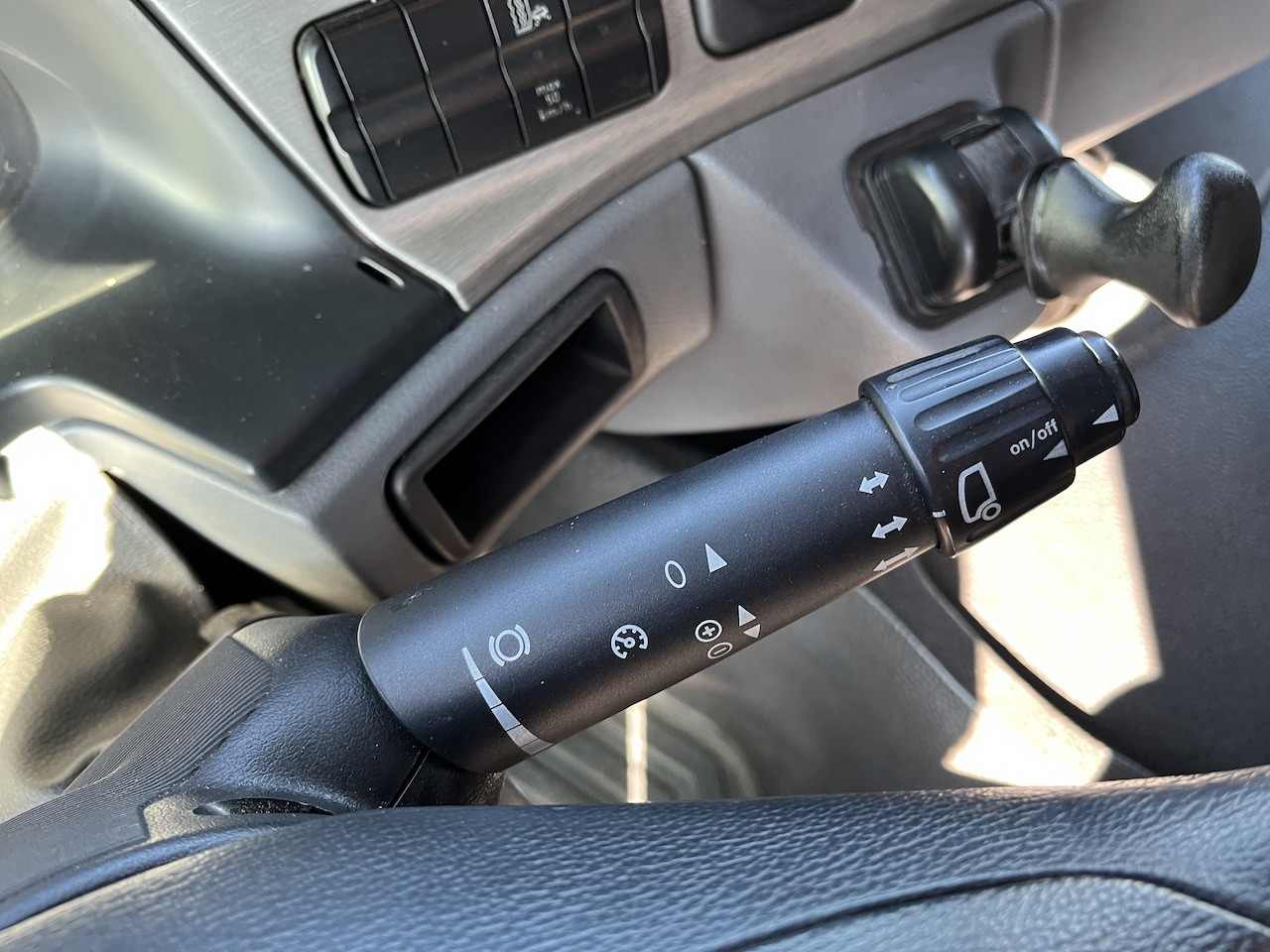 Mercedes-Benz 2541 6x2 Atlas 135.2E Pritsche 8,20 m - Plane LKW, Autokran: das Bild 4 Mercedes-Benz 2541 6x2 Atlas 135.2E Pritsche 8,20 m - Plane LKW, Autokran: das Bild 4