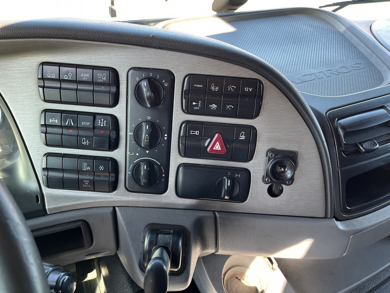 Mercedes-Benz 2541 6x2 Atlas 135.2E Pritsche 8,20 m - Plane LKW, Autokran: das Bild 5 Mercedes-Benz 2541 6x2 Atlas 135.2E Pritsche 8,20 m - Plane LKW, Autokran: das Bild 5